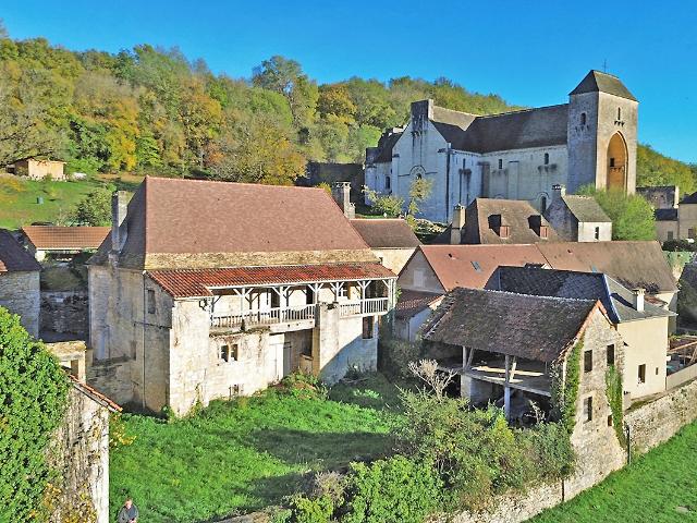 Maison de catactère Coly Saint Amand 6 pièce s 180 m2