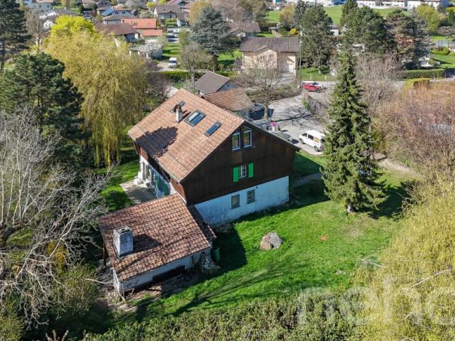 Maison de cachet avec grand jardin et beaux volumes