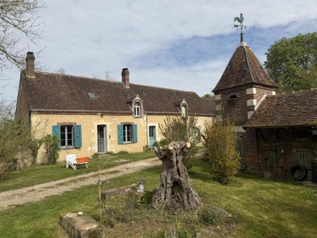 Maison de campagne 1h30 de Paris sur 2ha57 dans un site superbe