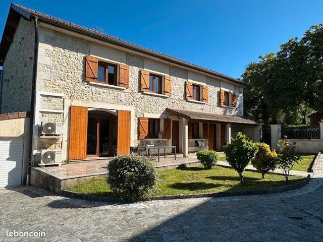 Maison de campagne 255 m²