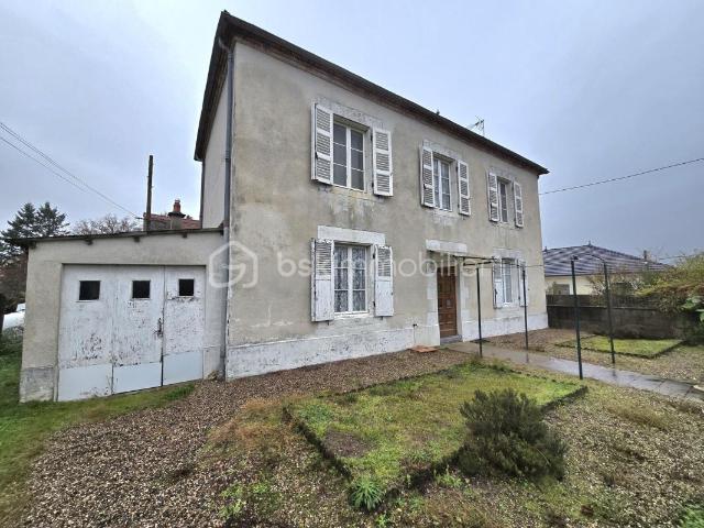 Maison de campagne 4 pièces avec jardin et dépendances
