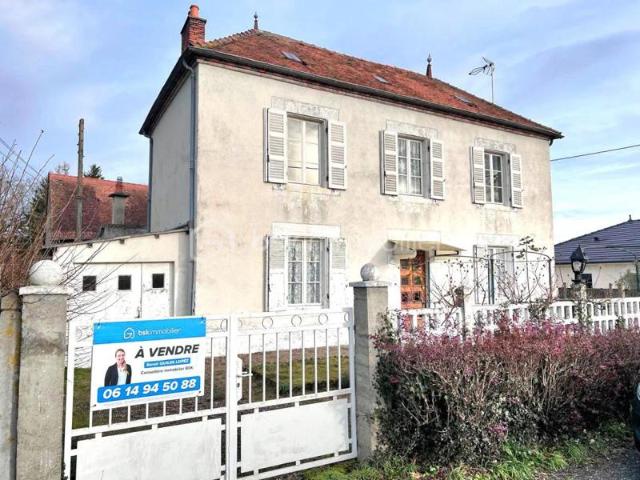 Maison de campagne 4 pièces avec jardin et dépendances