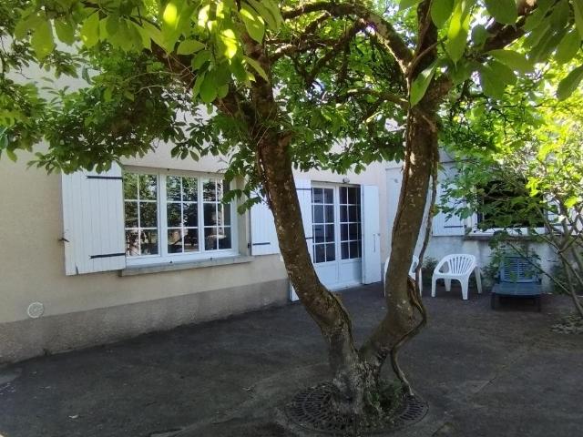 Maison de campagne 5 chambres – Grand terrain, dépendances. 253m² Baudoncourt
