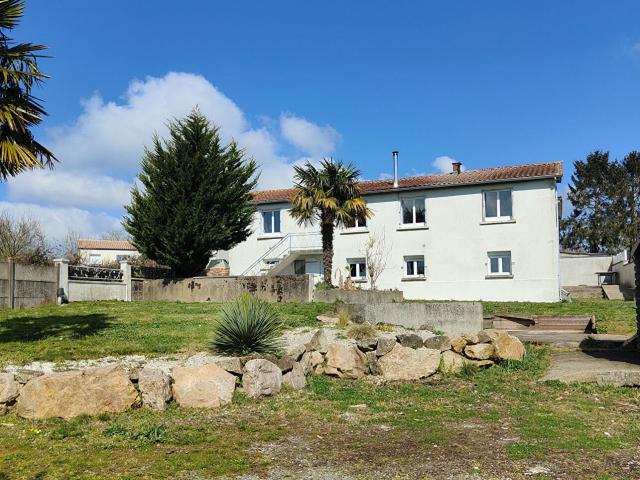Maison de campagne à vendre sur la commune du LE PIN 5 piè. 138m² Le Pin