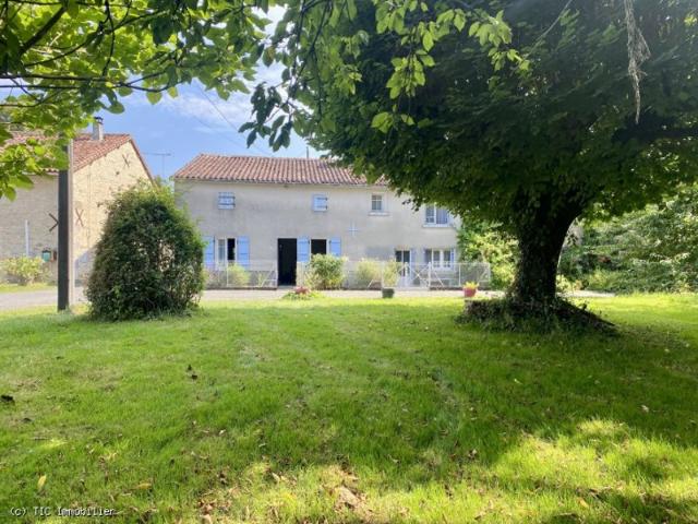 Maison de Campagne à Finir avec Grand Potentiel 9km de Champagne Mouton