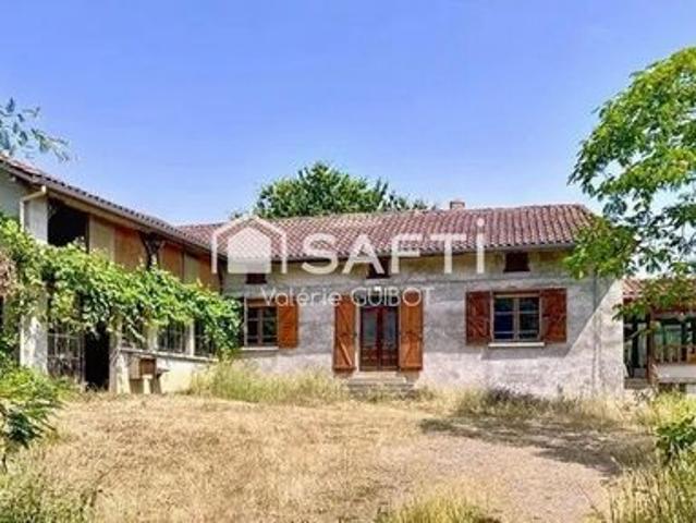 Maison de campagne à rénover sur 4800 m2 de terrain avec possibilité 1,2 ha
