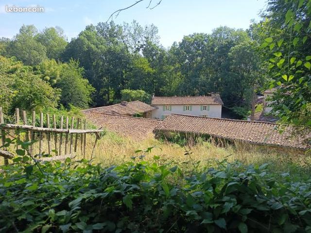 Maison de campagne ancien moulin et dépendances