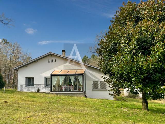 Maison de campagne avec 1,11 hectares et dépendances