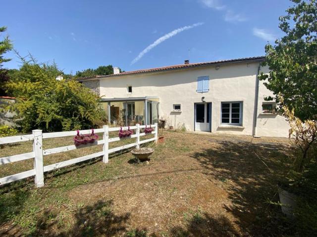 Maison de campagne avec 2 chambres, jardin, garage