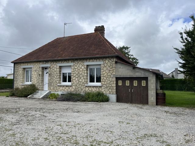 MAISON DE CAMPAGNE AVEC TERRAIN PROCHE DES USINES DU COURVAL
