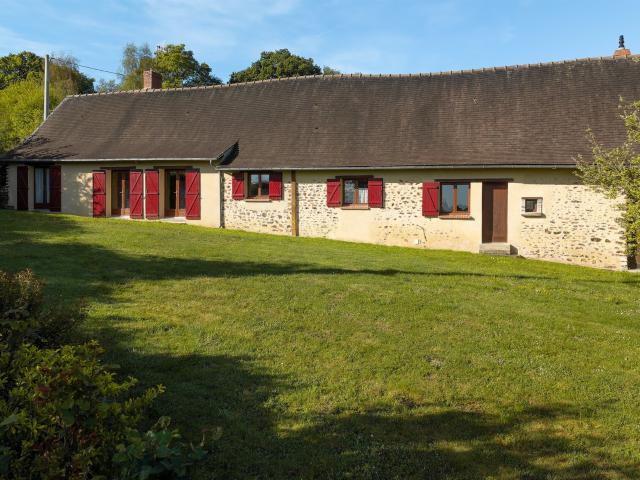 Maison de campagne avec vue Sancerrois / Sologne Paris à 2h2. 136m² Subligny