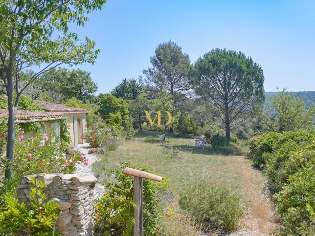 Sous Offre D'achat Maison De Campagne Avec Vues Et Cabanon E. 70m² Apt