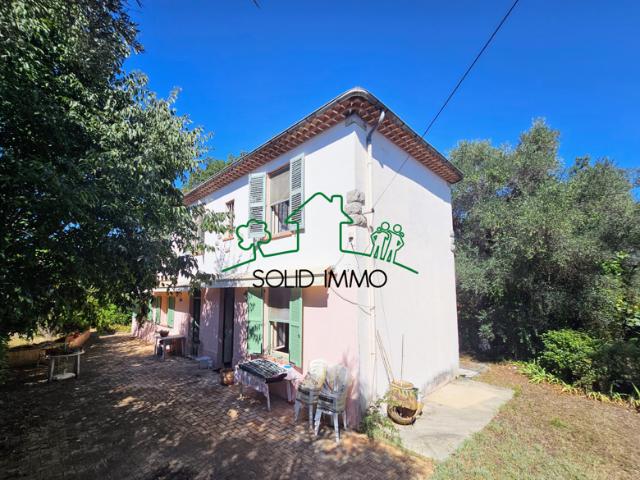 Maison de campagne avec beau terrain