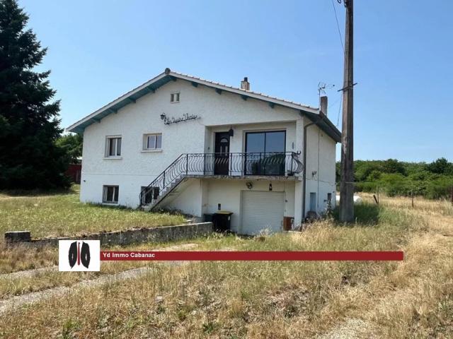 MAISON DE CAMPAGNE AVEC BEAU TERRAIN
