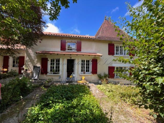 MAISON DE CAMPAGNE avec DEPENDANCE