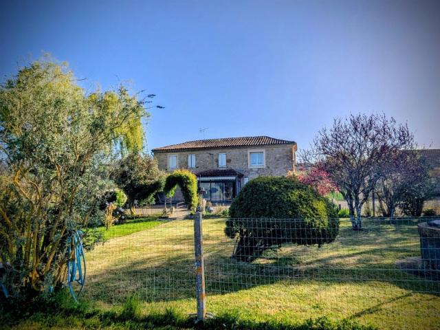 Maison de campagne avec dépendances et 4,1 hectares Secteur 169m² Saint Orens Pouy Petit