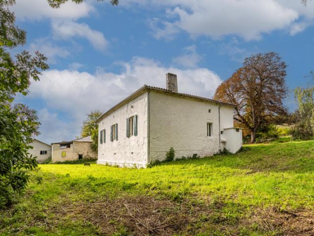 Maison de campagne avec dependences