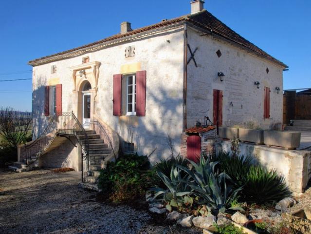 Maison de campagne avec gîte, piscine et grange