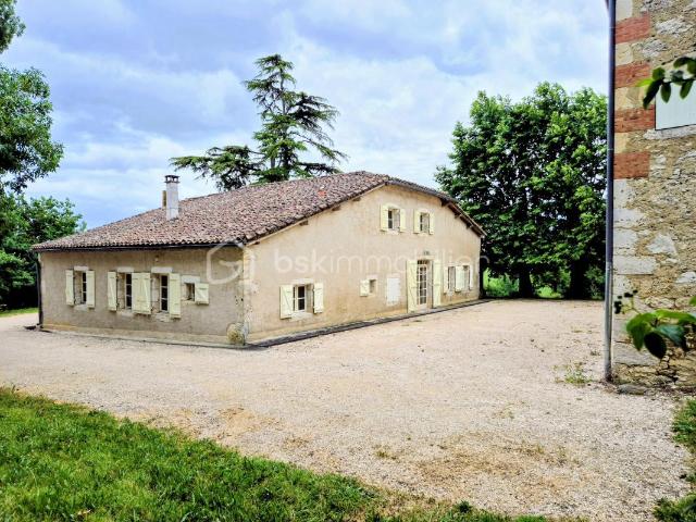 Maison de campagne avec grange aménagée et piscine