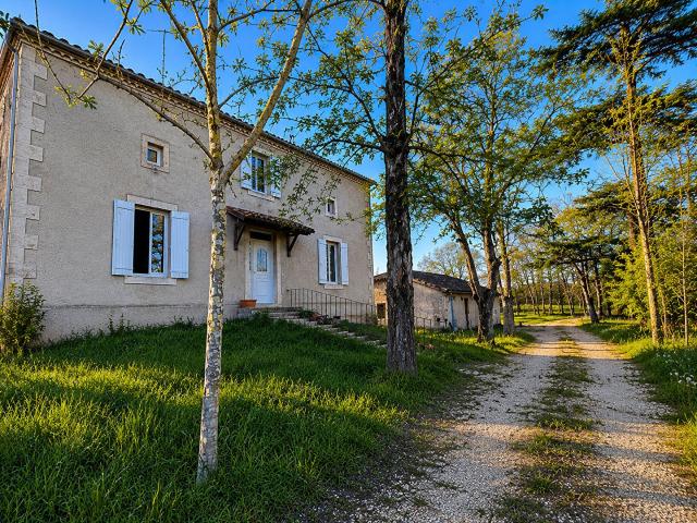 Maison de campagne avec grange en pierre à proximité de Monf. 113m² Monflanquin