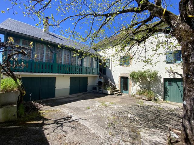 MAISON DE CAMPAGNE AVEC JARDIN