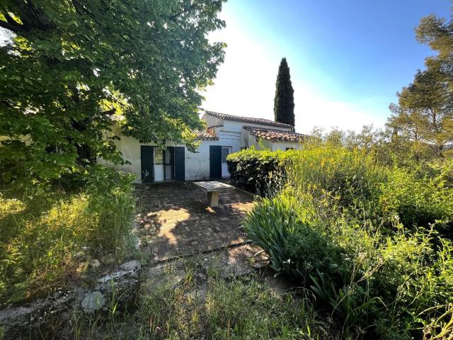 Maison de campagne avec magnifique terrain arboré, et vue déga