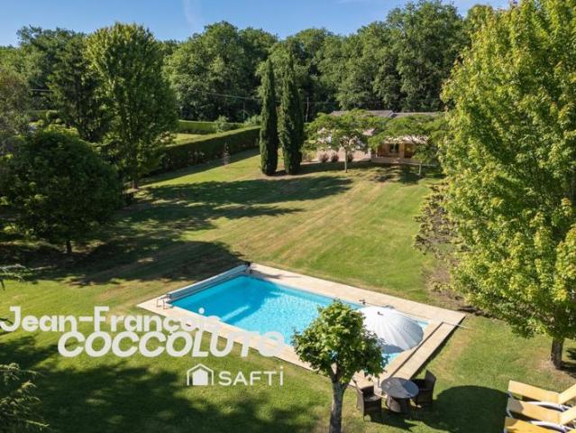 Maison de campagne avec piscine et parc arboré