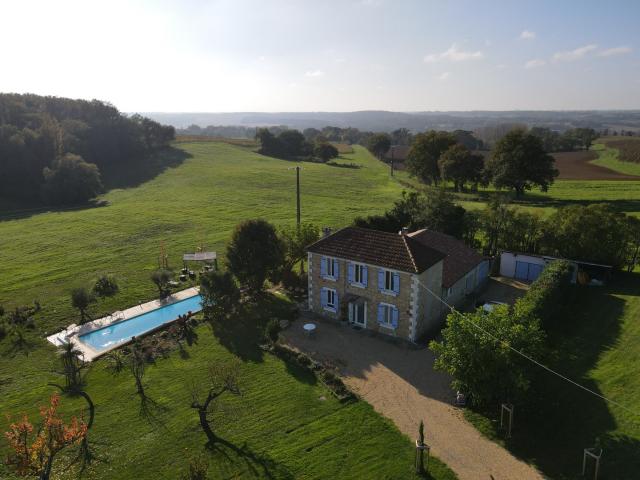 Maison de campagne avec piscine et vue sur la campagne proche d’Eauze