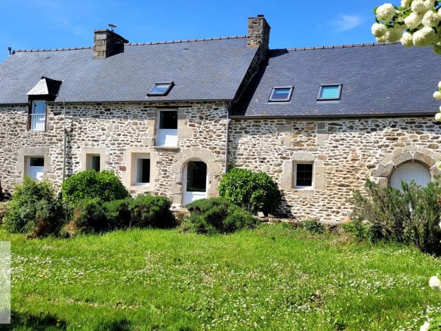Maison de campagne avec possibilité gîte, profite d'un empla. 176m² Bourseul