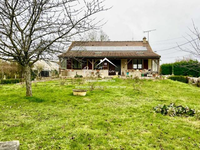 Maison de campagne bien située à Yzeures sur Creuse