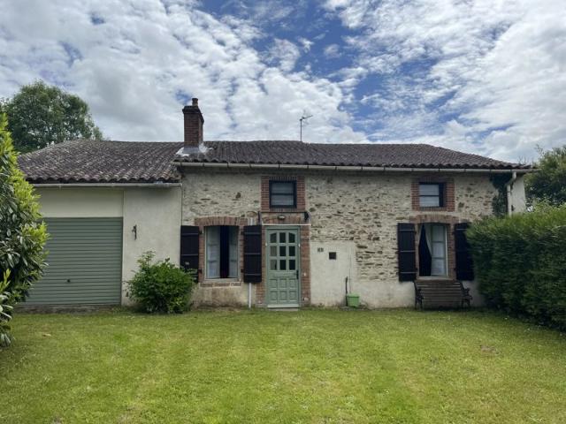 Maison de campagne, gîte, grange et jardins – Le Dorat 87