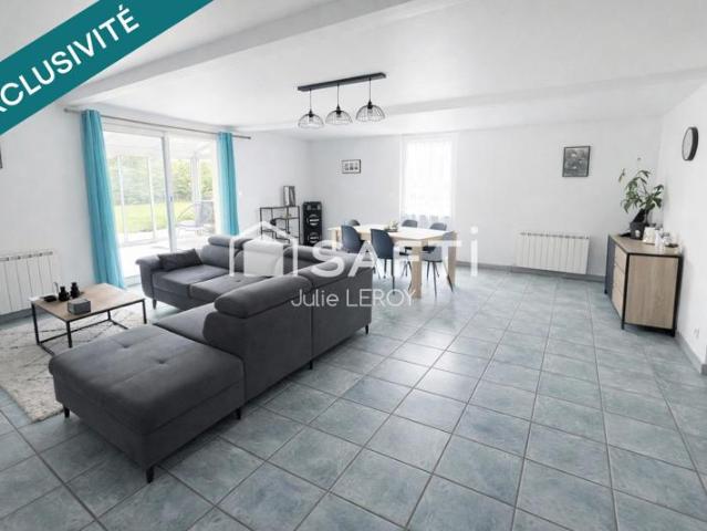 Maison de campagne de 111m², située à Blandouet Saint Jean 53270