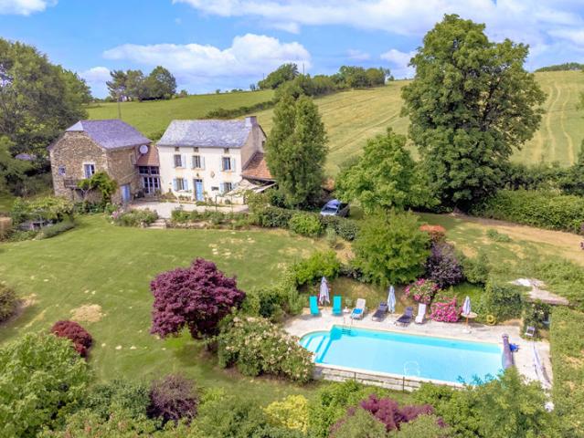 Maison de campagne de charme, 177 m², Jardin paysagé de 4400 m2 et piscine