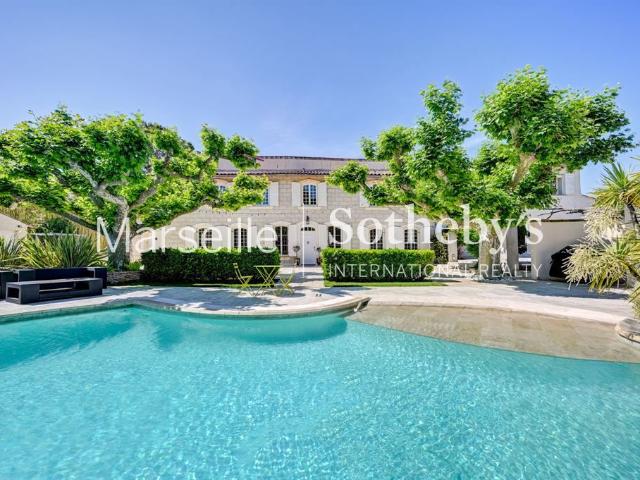 Maison de campagne de luxe de 6 chambres en vente Marseille, Provence Alpes Côte d'Azur