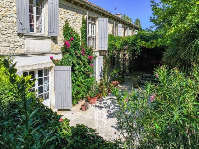 Maison de campagne exclusive de 415 m2 en vente Saint Pierre de Mézoargues, Provence Alpes Côte d'Azur