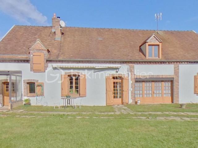 Maison de Campagne de plain pied de 132 m² avec grenier aménageable dans un environnement verdoyant