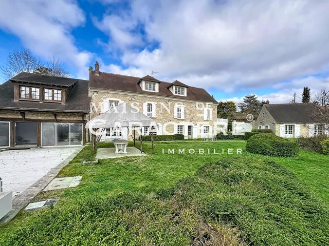 Maison de Campagne, Dépendances et Piscine et 2 terrains constructibles