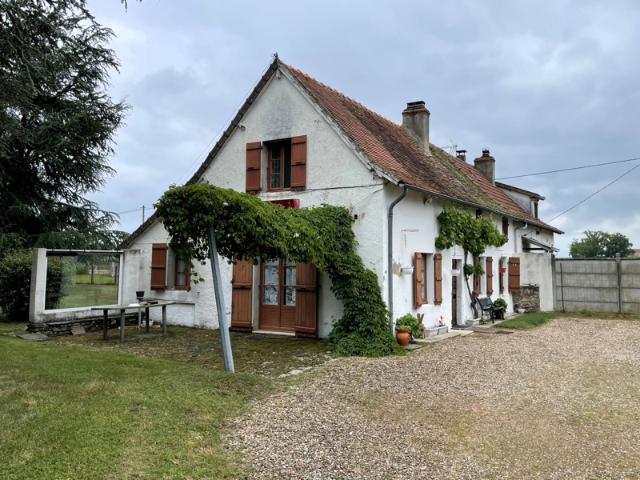 Maison de campagne entre ST YAN et MARCIGNY