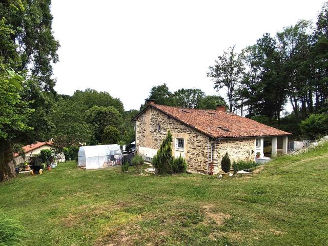 Maison De Campagne Environnement Calme Et Piscine 96m² Chasseneuil sur Bonnieure