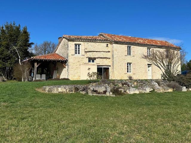 Maison De Campagne En Pierre Sur Plus D'un Hectare 128m² Castéra Verduzan
