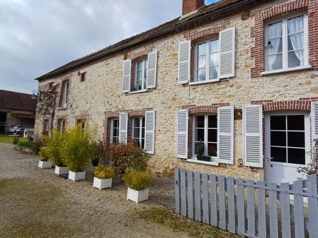 Maison de campagne exclusive de 170 m2 en vente Hermé, France