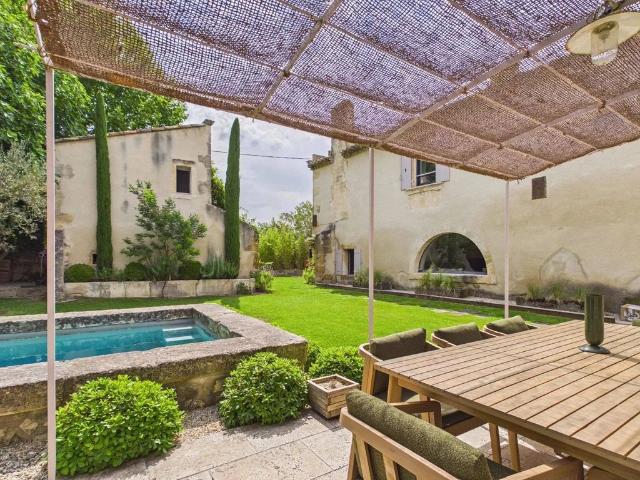 Maison de campagne exclusive de 260 m2 en location Mouriès, Provence Alpes Côte d'Azur