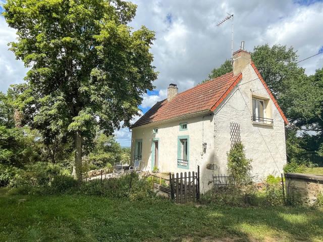 Maison de campagne indépendante avec terrain et vue dégagée, à M