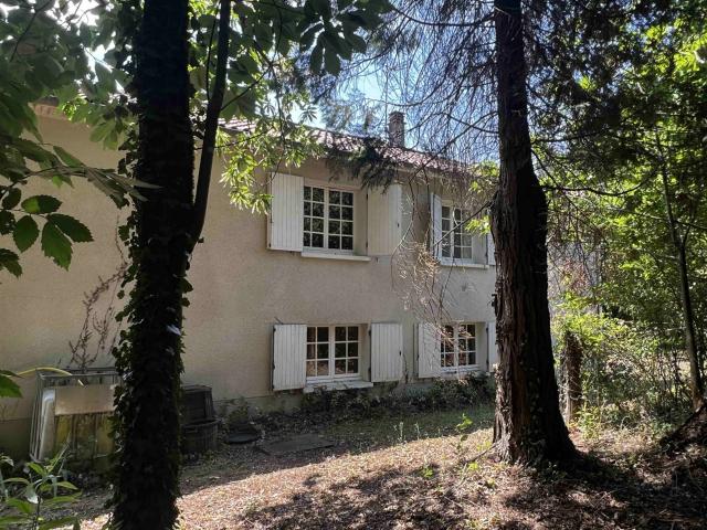 Maison De Campagne Ideal Chambres D'hotes 152m² Chirac