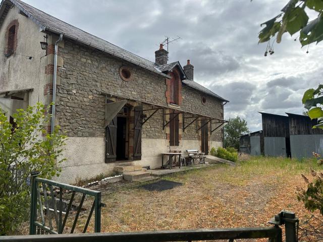Maison De Campagne Isolee Dans Un Cadre Champetre Cercy La. 97m² Cercy la Tour