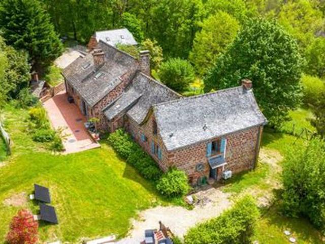 Maison de campagne sur 4.7 hectares Nauviale