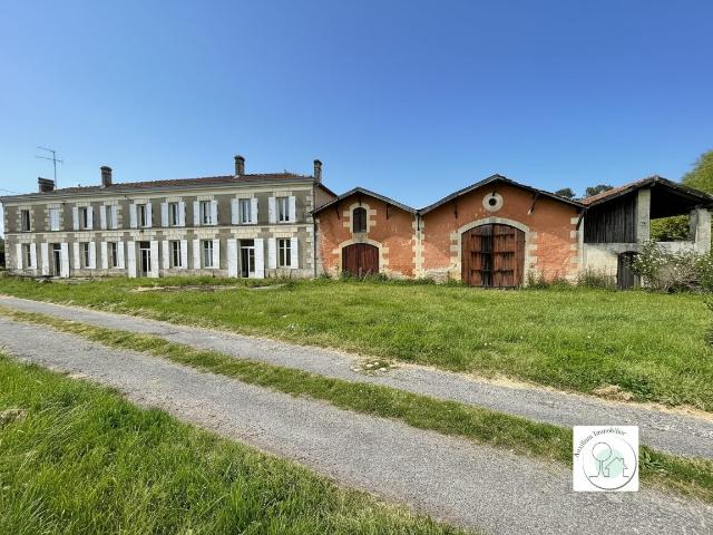 Maison de Campagne proche Blaye 210m² Blaye