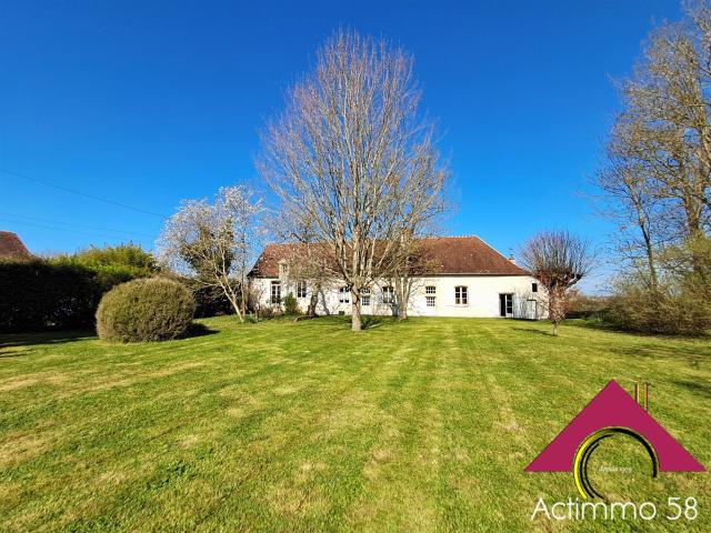 Maison de caractère nature, volumes et potentiel 1,8 hectare 280m² Blet