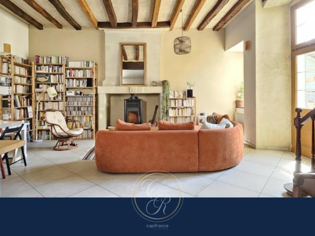 Maison de caractère au cœur d'un village – Volumes, charme et multiples possibilités, 8 pièces 49
