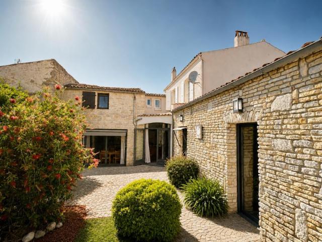 Maison de caractère au coeur des remparts du Château d'Oléron